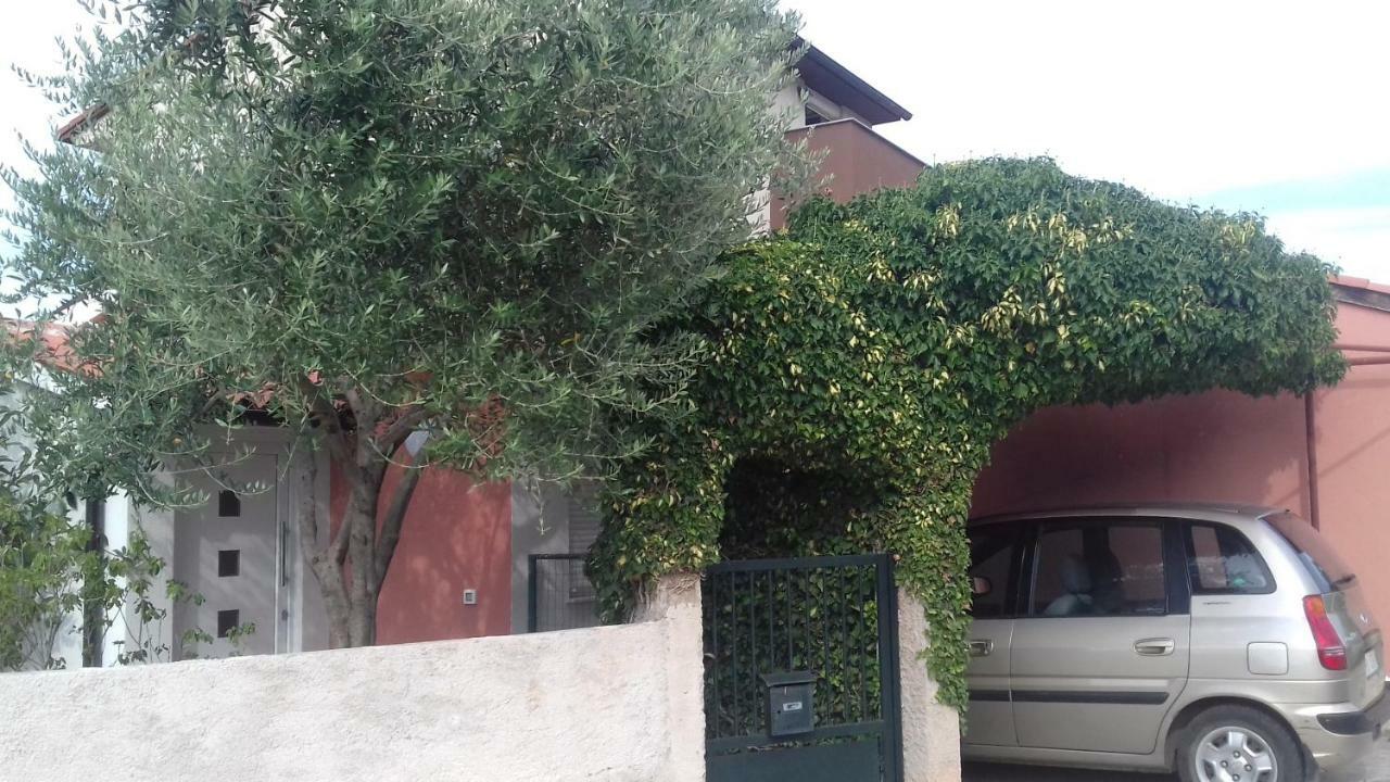 Tili Daire Pula Dış mekan fotoğraf